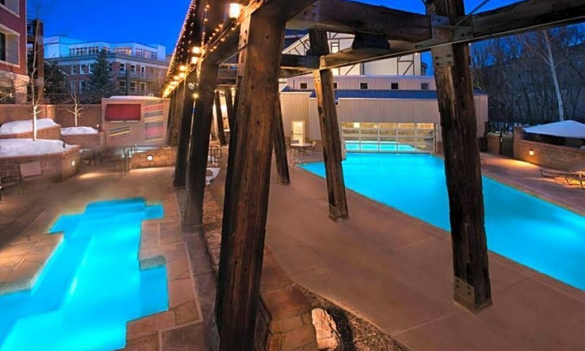 Deer Valley Hotel | Marriott's Summit Watch Ski in/out, 1 bedroom, Queen sleeper,1 bath, fireplace