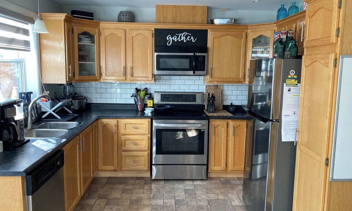 St. John's Bed & Breakfast | Marshall's Landing, Mount Pearl, NL - The convenience of city life living!
