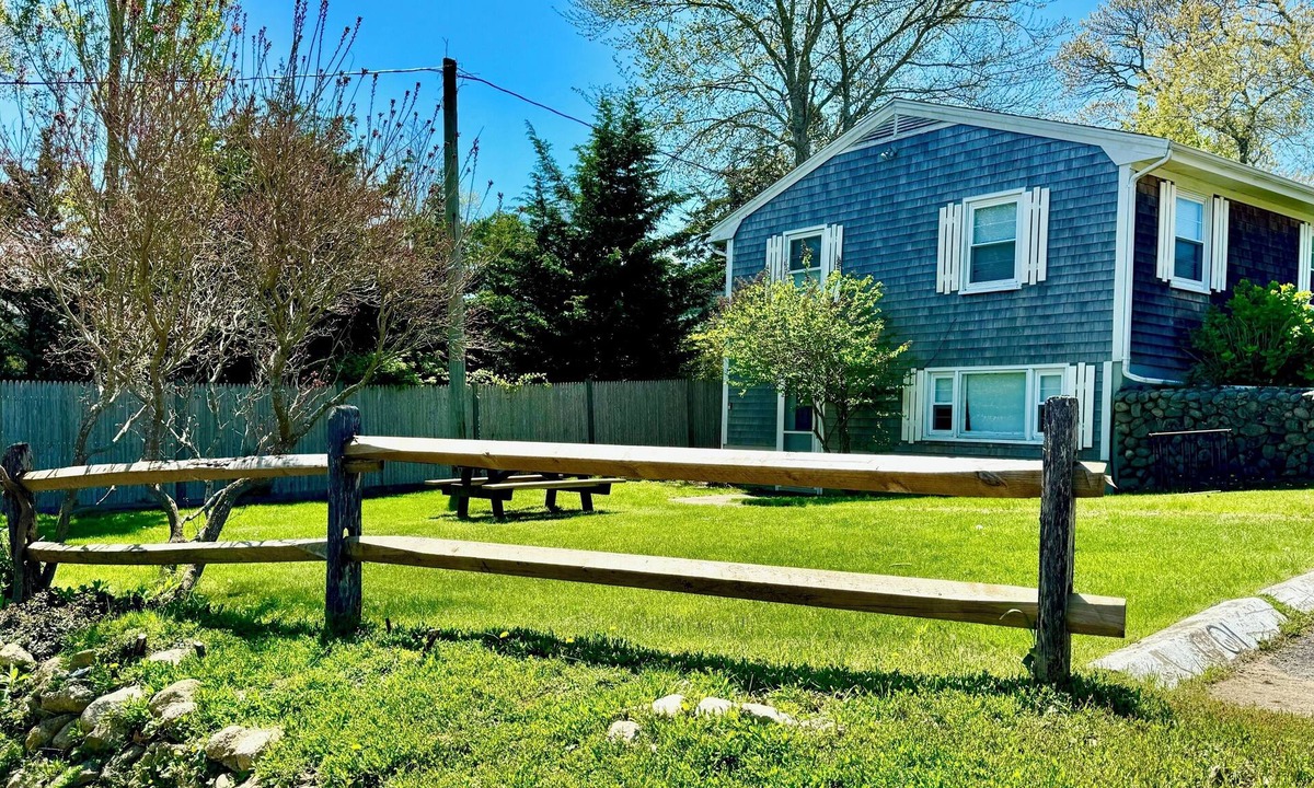 Tisbury Apartment | Martha’s Vineyard Condo w/Pool minutes from Ferry