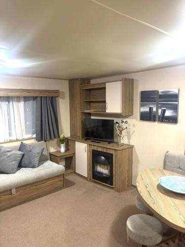 Blackpool Resort | Marton Mere 8 Berth Caravan