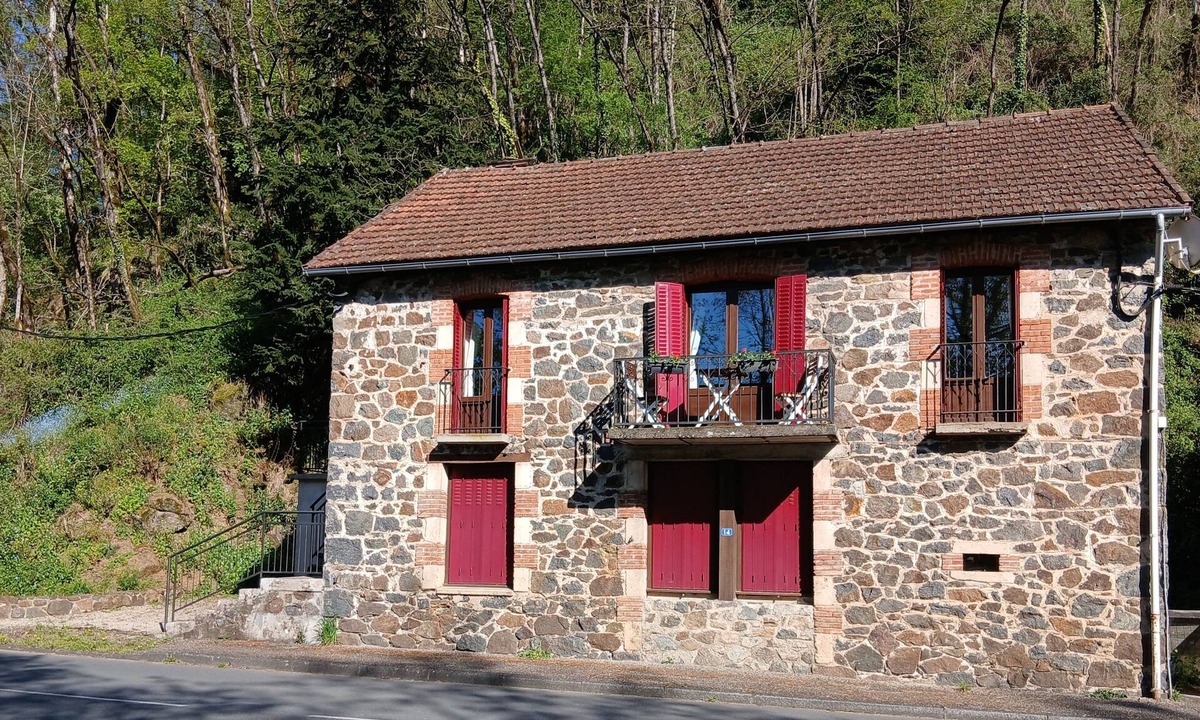 Altillac House | Marvelous 2-bedroom house in Altillac perfect for exploring