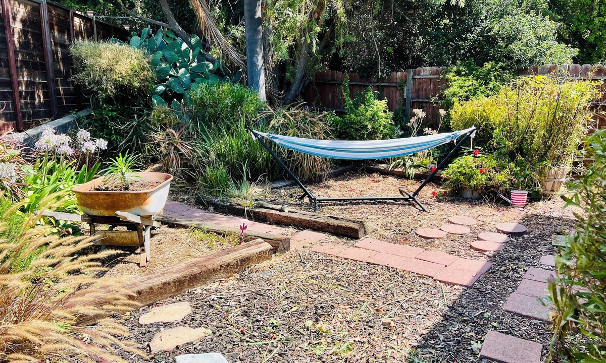 Oakland House | Marvelous 3BR House with Garden Oasis by Zoo & Trails