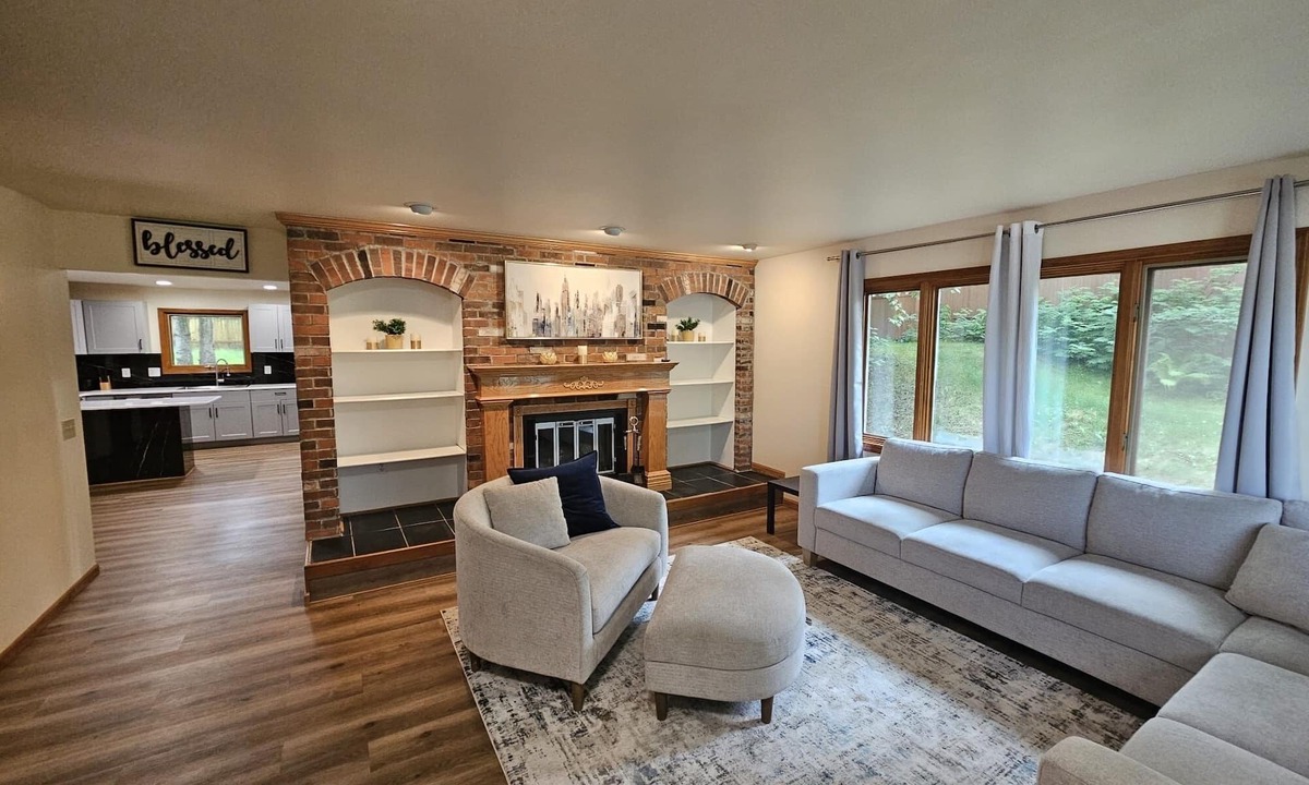 Sand Lake House | Marvelous 4-bedroom house in Anchorage with lake access, fully renovated in 2024