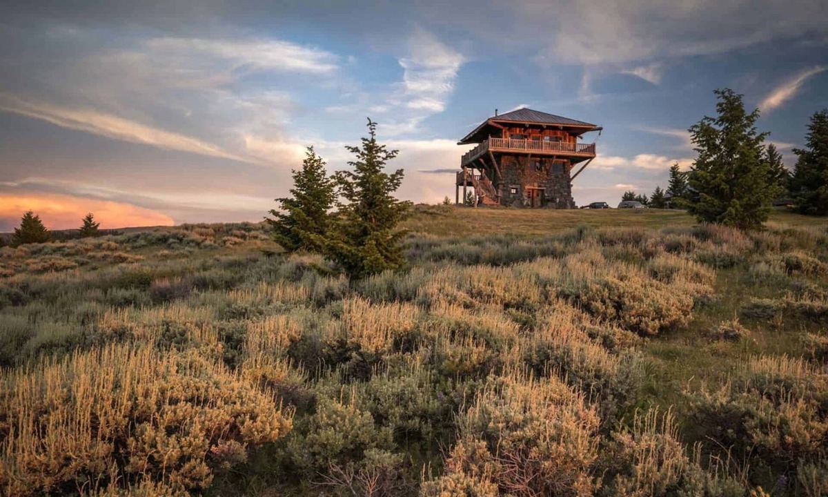 Virginia City Cabin | Marvelous Tower Rental in Ennis, Montana - Fantastic Family Glamping Vacation Spot near Virginia City