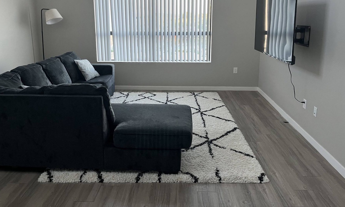 Avondale Apartment | Marvelous up view penthouse with pool and game room.