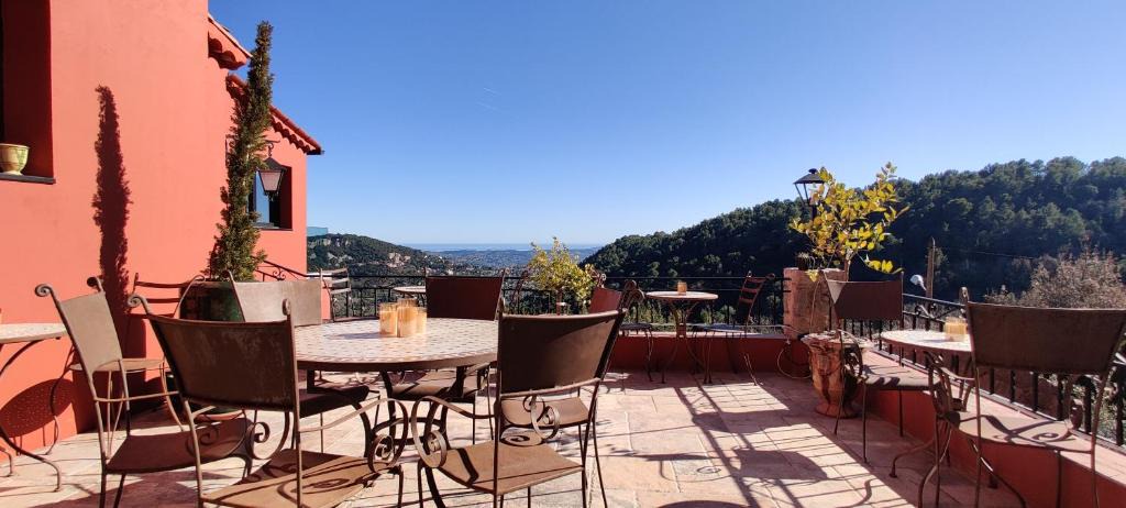 Cabris Bed & Breakfast | Mas des Buscades