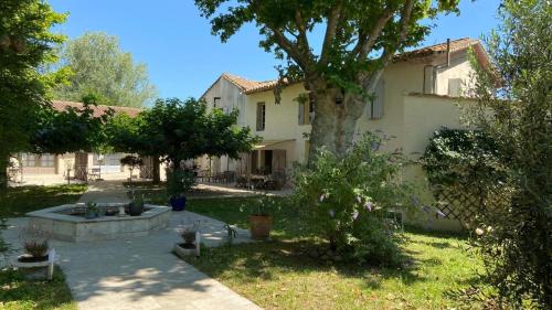 Le Thor Bed & Breakfast | Mas des Cigognes