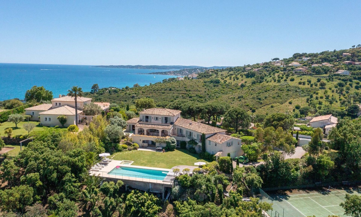 Plage de la Garonnette Villa | Mas Supérieure – Luxury villa in Sainte-Maxime with heated pool, jacuzzi, tennis court and sea view