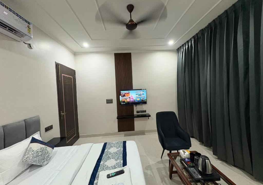 Noida Hotel | Mascot Residency Noida Sector 61