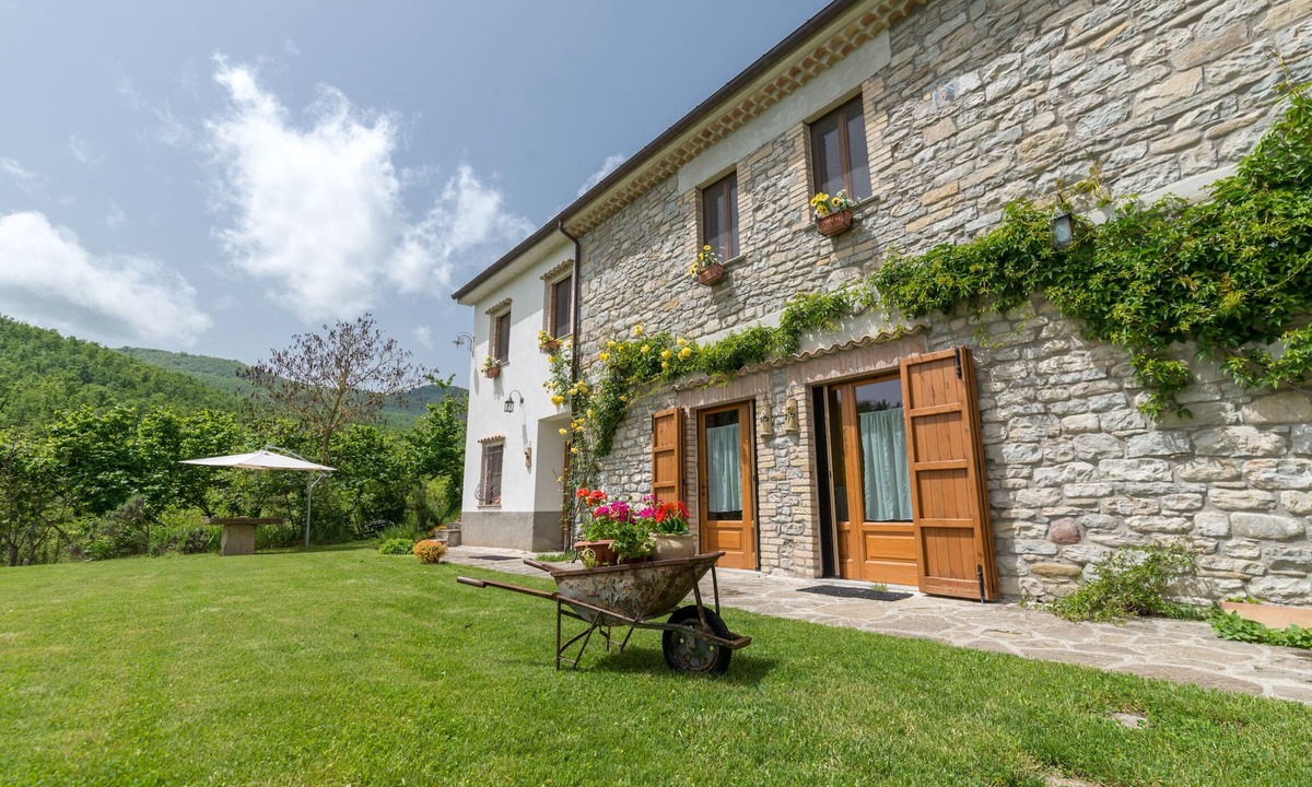 Agnone Bed & Breakfast | Masseria Acquasalsa Agnone Masseria in stone Apartment Rosa
