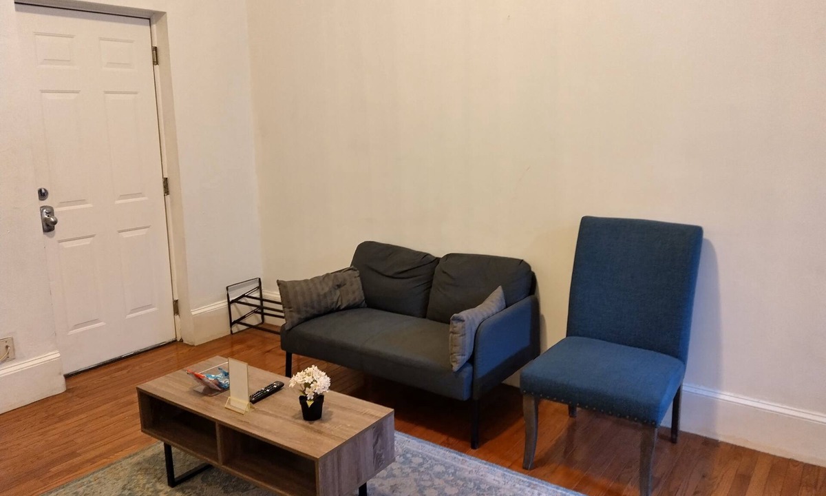 Gayborhood Apartment | Master 1 bedroom - 2 beds queen located at center city