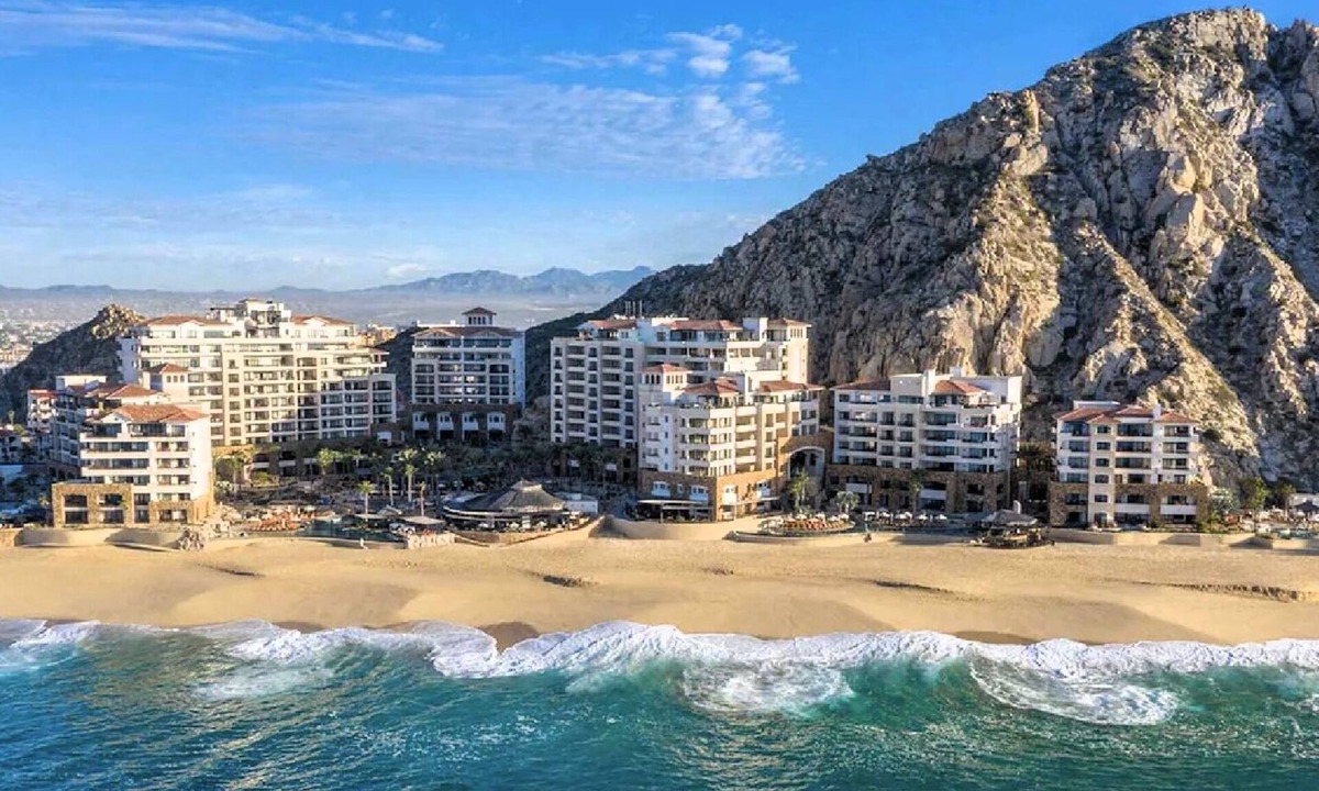 Cabo San Lucas Resort | Master Suite - perfect combination of space and privacy!