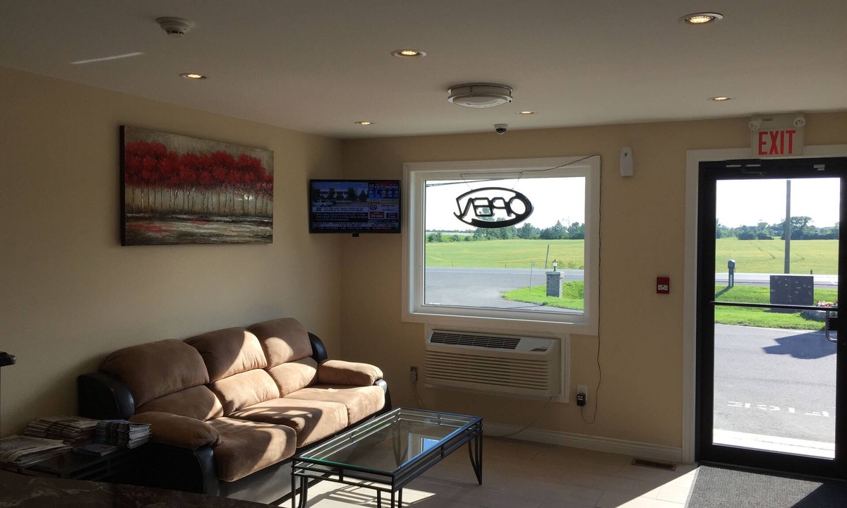Napanee Hotel | Masterson's Motel