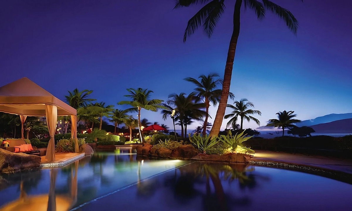 Honokowai Hotel | Maui Magic: Short Drive to Kaanapali Beach. Onsite Pool w/Water Slides, Parking