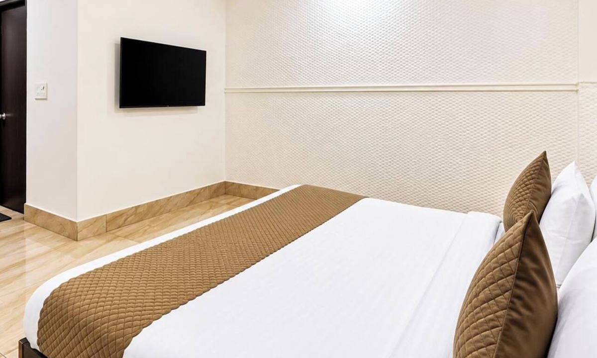 New Delhi Hotel | Mauryan Signature hotel Devli Khanpur