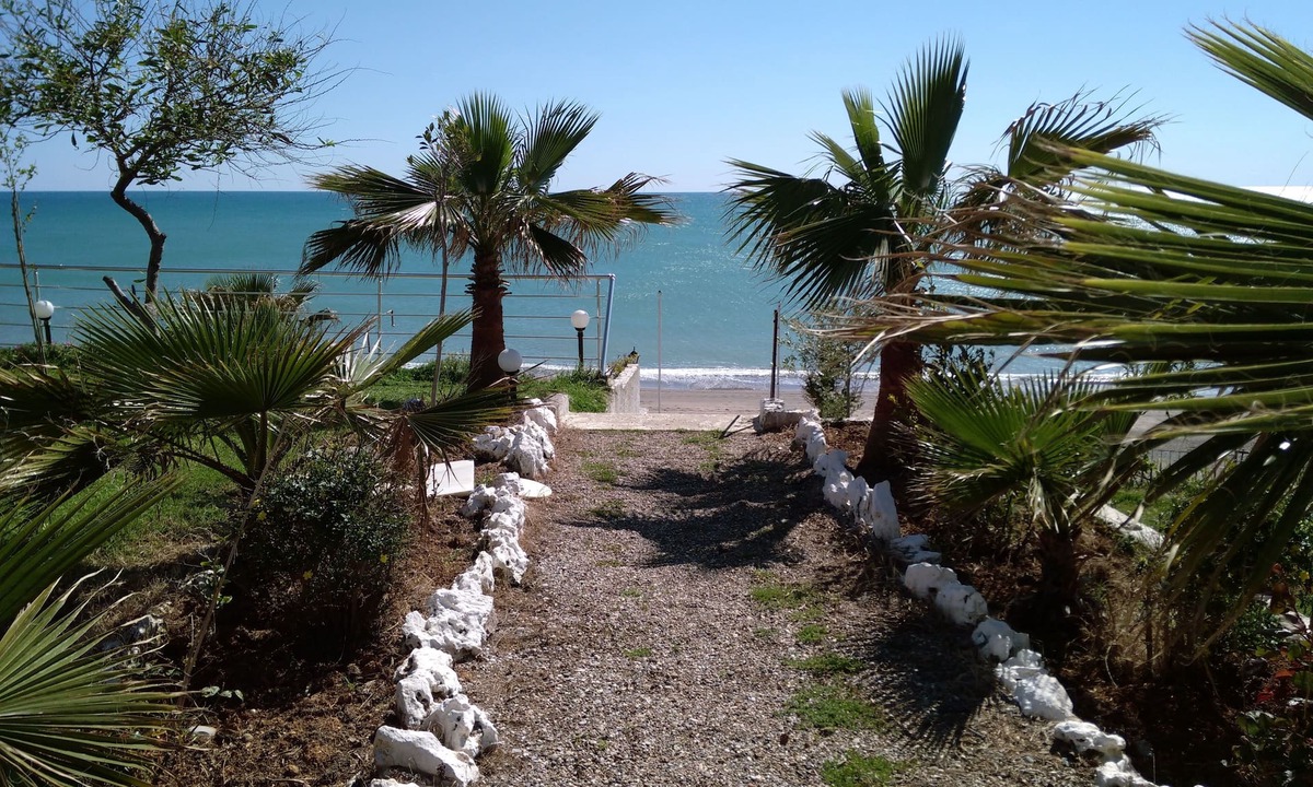 Kizilot RV Rental | Mavi Cennet Camping Pansiyon