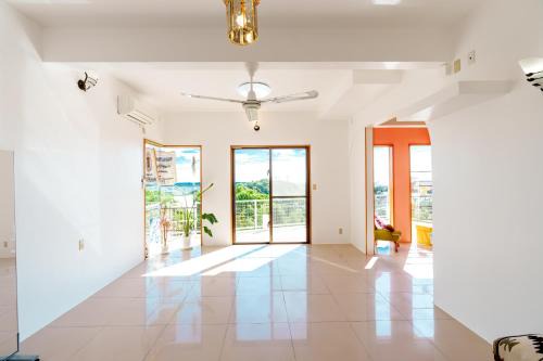 Takahara Villa | -Max 10- Spacious 135平米1453 sqft Private Villa with Balcony Rooftop Ocean & City Night Views-Tropical Soul Okinawa-