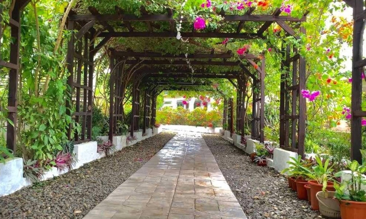 Daanbantayan Resort | Maxbelle Mountain Resort