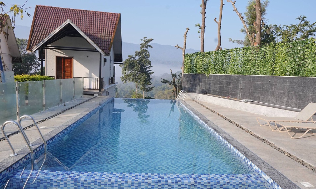 Thirunelly Hotel | Mayookham Resorts