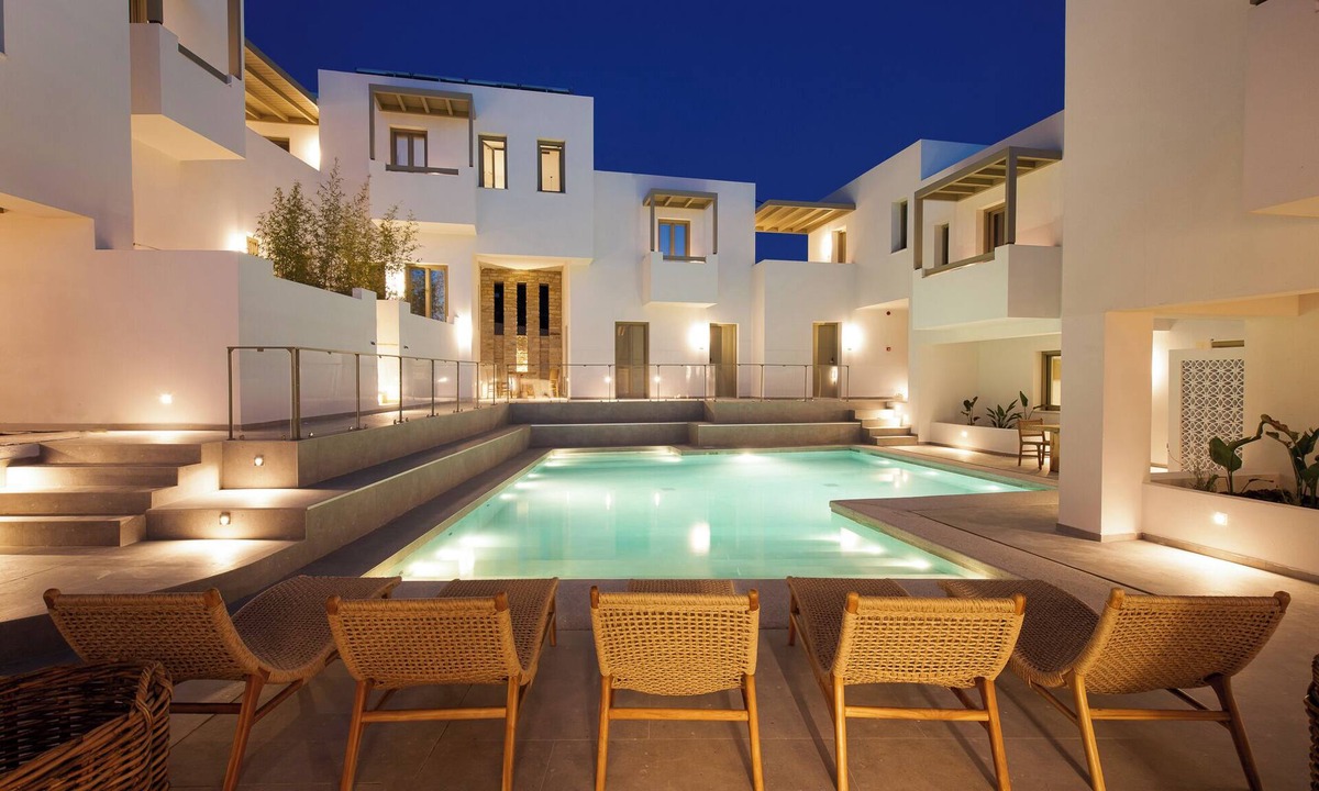 Naousa Hotel | Mazee Paros