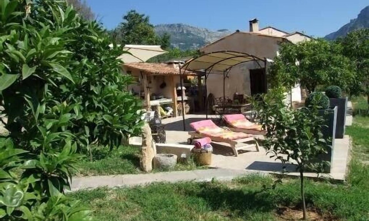 Le Bar-sur-Loup House | Mazet with private pool and terrace 100m², refined benefits