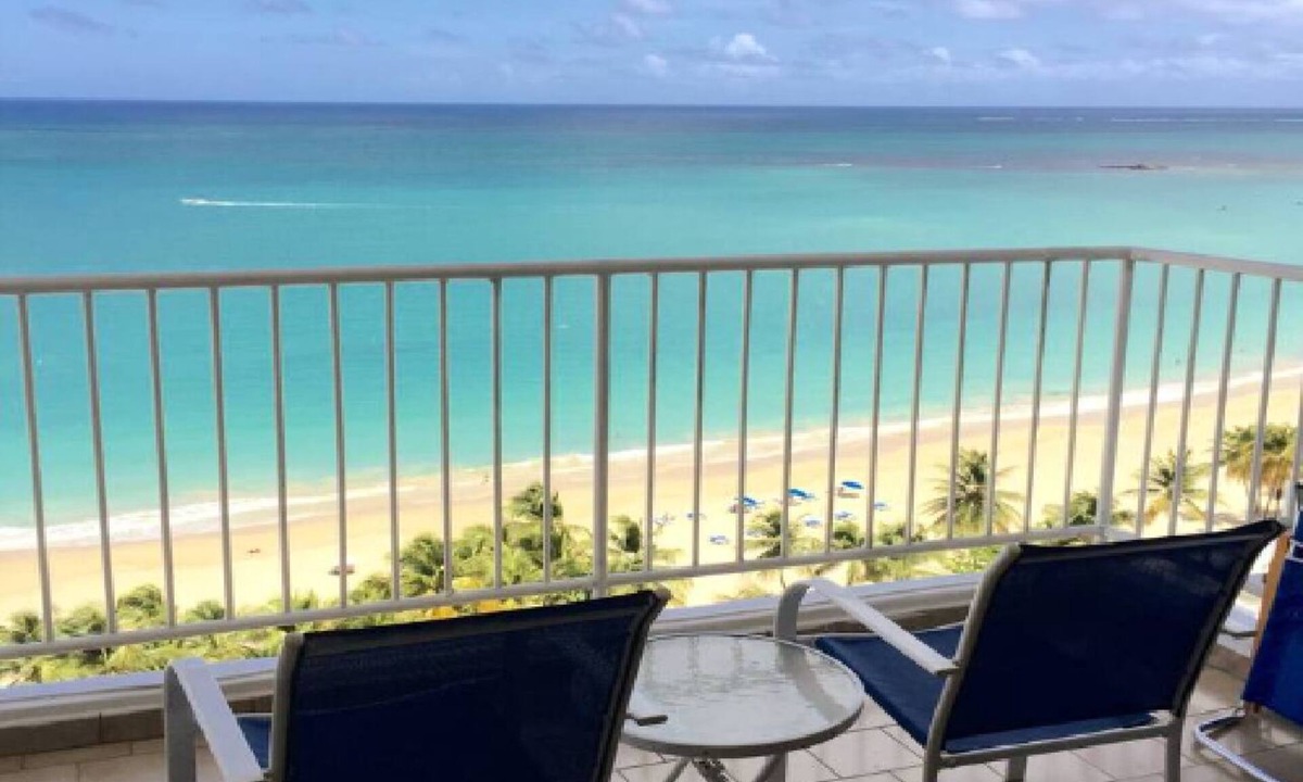 Oriente Apartment | MB15- Beachfront 1 Bedroom balcony-washer & dryer