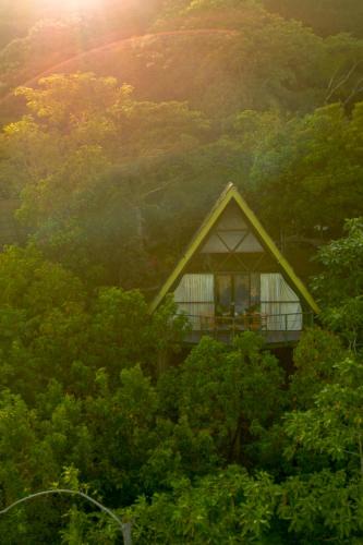 West Manggarai Cabin | Mbeliling Mountain Ecolodge