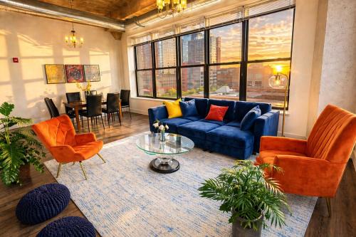 Near South Side Apartment | McCormick Place Luxurious and Spacious 3BR in Downtown Chicago with Optional Parking Sleeps 10 guests
