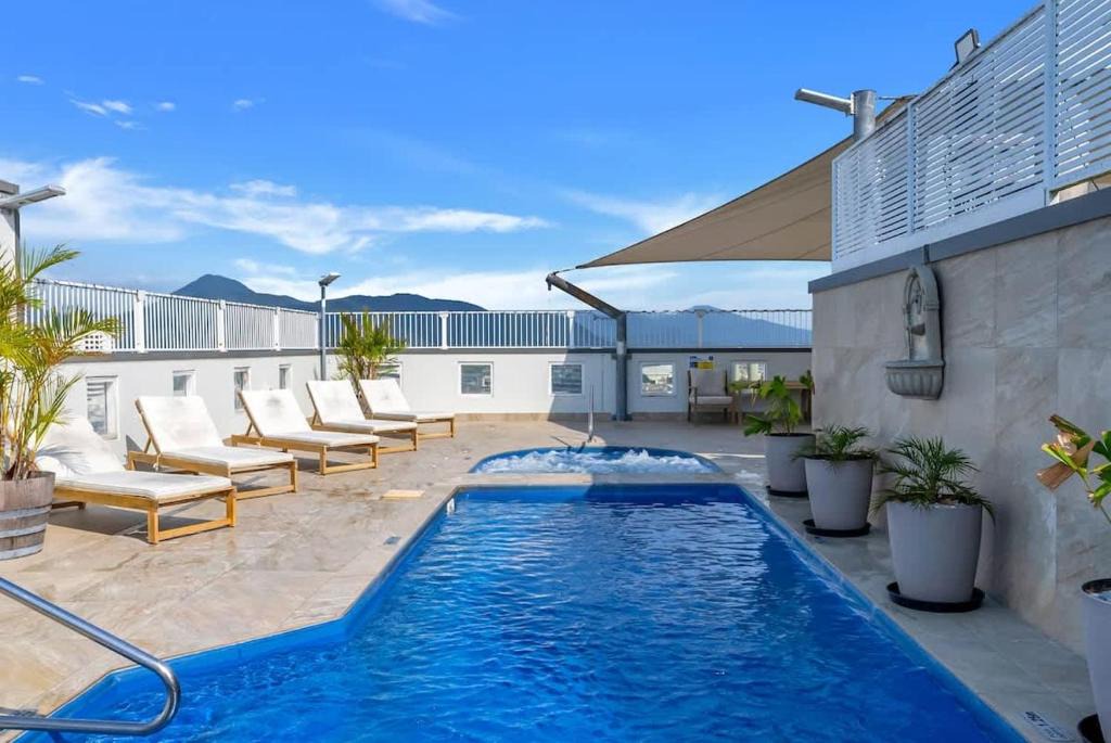 Cairns Central Business District Apartment | McLeod Escape - Central Base by Markets & Waterfront - Two Connecting Units