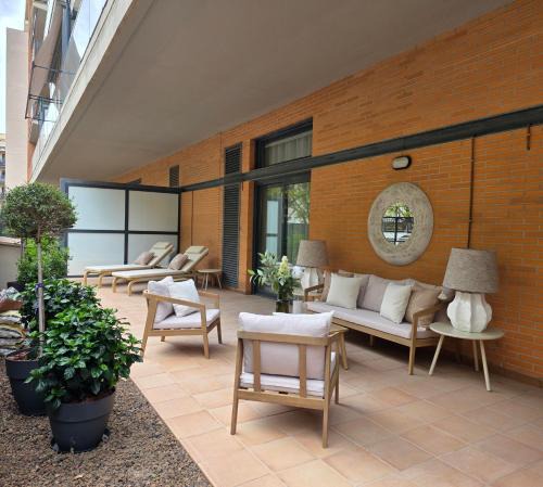 Paterna Apartment | MD Valterna Suites & Pool
