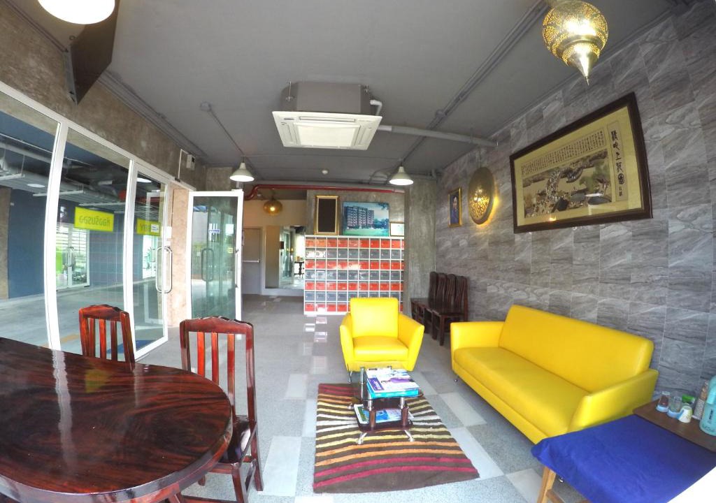 Noen Phra Apartment | Me Condo by SN