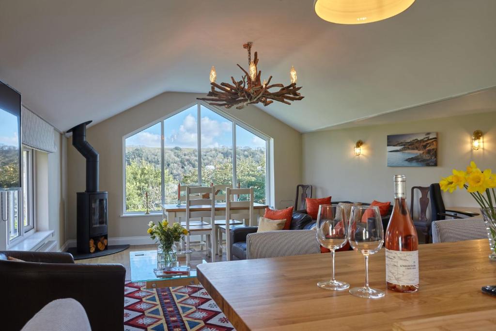 St. Mawes House | Meadowside