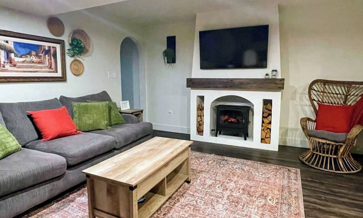 Amherstburg Apartment | Mediterranean-Inspired Retreat Near Amherstburg's Finest Wineries