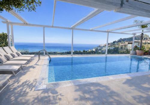 Taormina Villa | MEDITERRANEAN SEASONS, VILLA MEDITERRANEA Taormina, Private Pool & Sea View