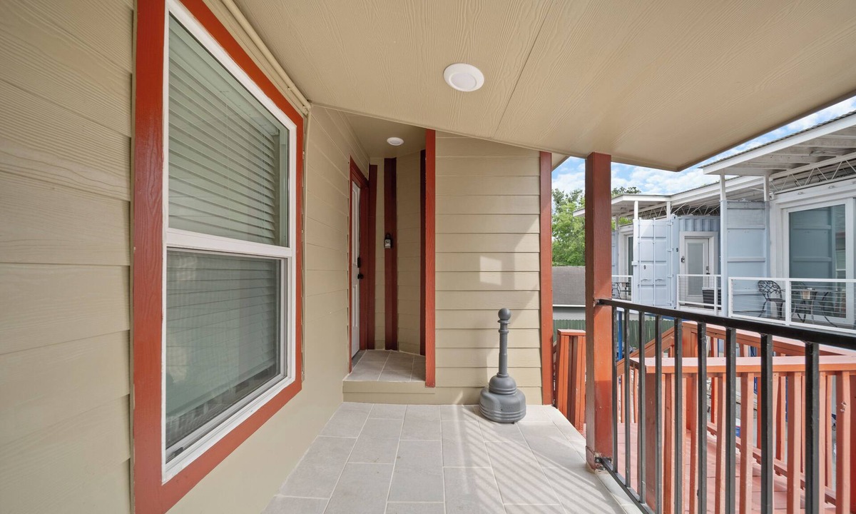 Greater East End Apartment | Mediterranean Villa Vibes 5 - 2 km from MAJOR INTERNATIONAL SPORTING EVENT Fest
