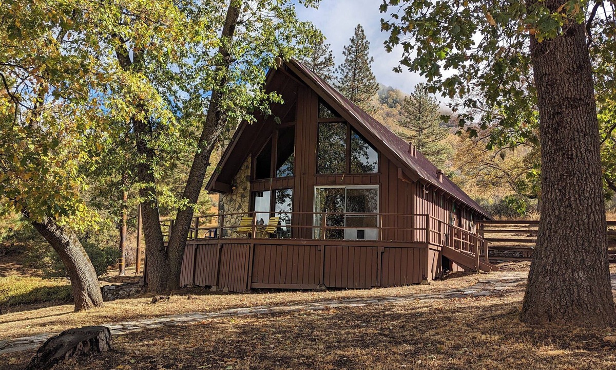 Pinehurst Cabin | Megan's Mountain Getaway