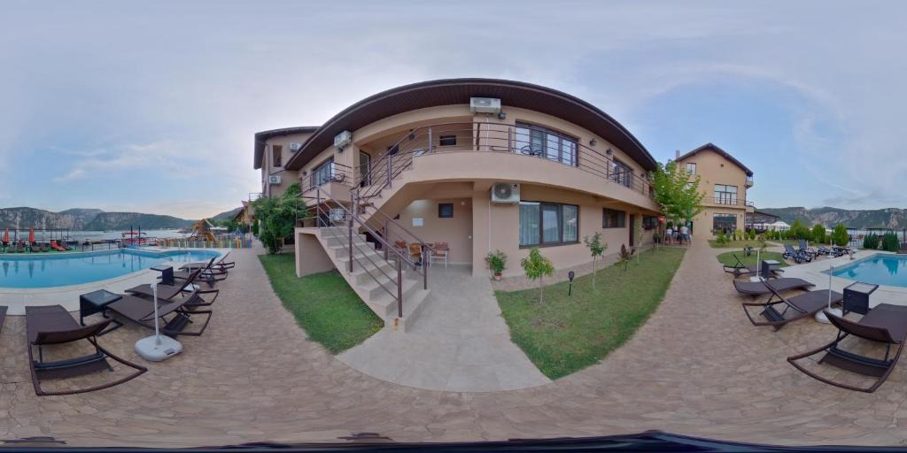 Dubova House | MELBA 3 flori cazanele Dunarii