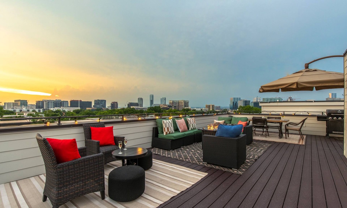 Edgehill House | Melodic Skyline - Rooftop Views - 12th S District