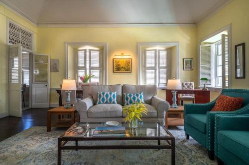 Roseau Apartment | Melrose Apartment