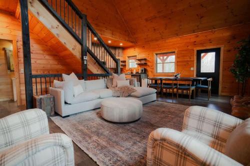 McArthur House | Memories at Hillside A Modern Cabin Hocking Hills