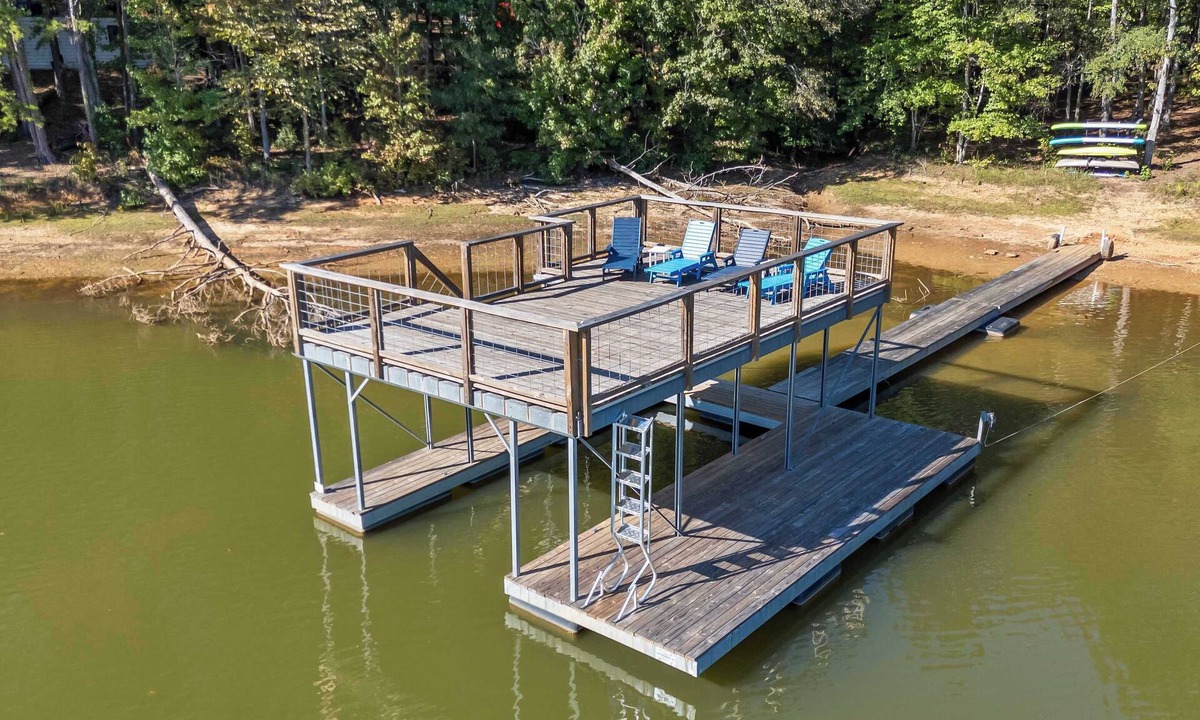 Toccoa House | Memory Lane Lake House w Hot Tub