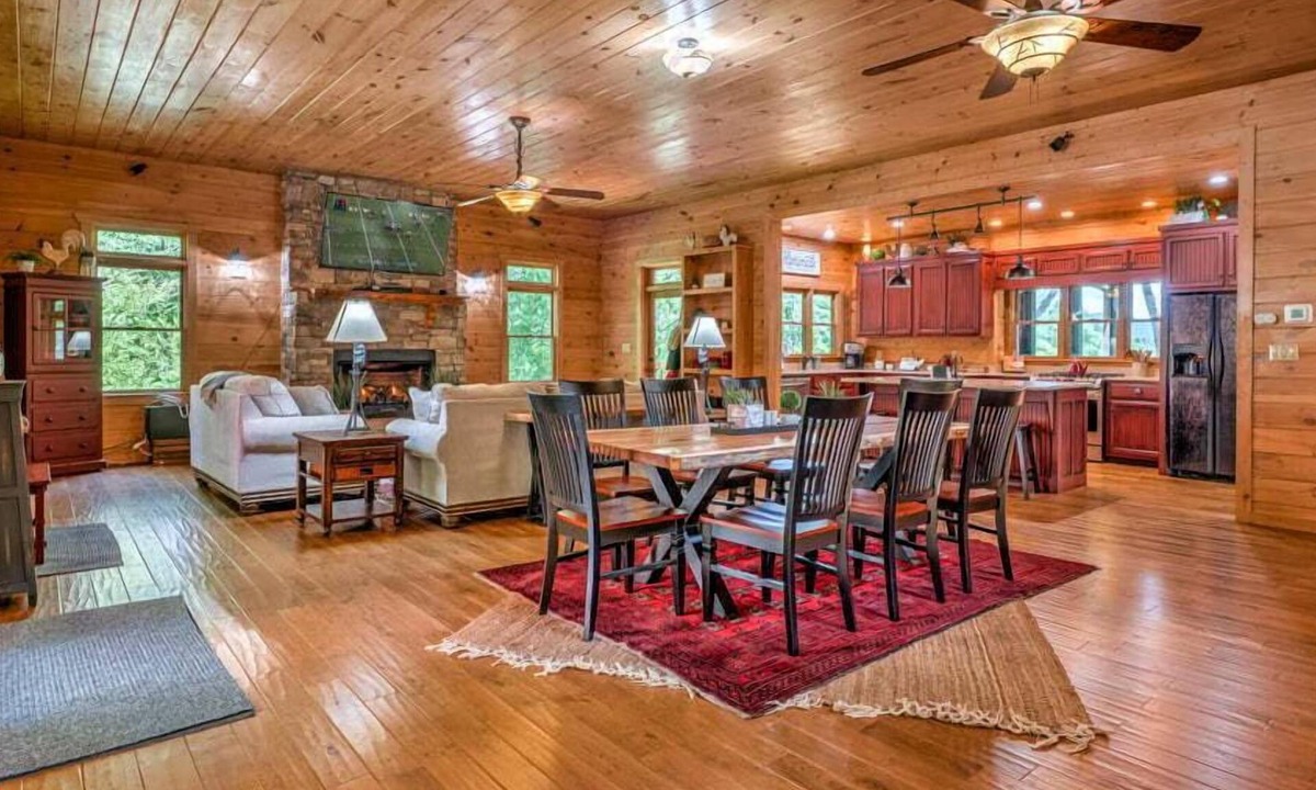 Foxfire Estates Cabin | Memory Maker - Pet Friendly | Screened Porch | Hot Tub