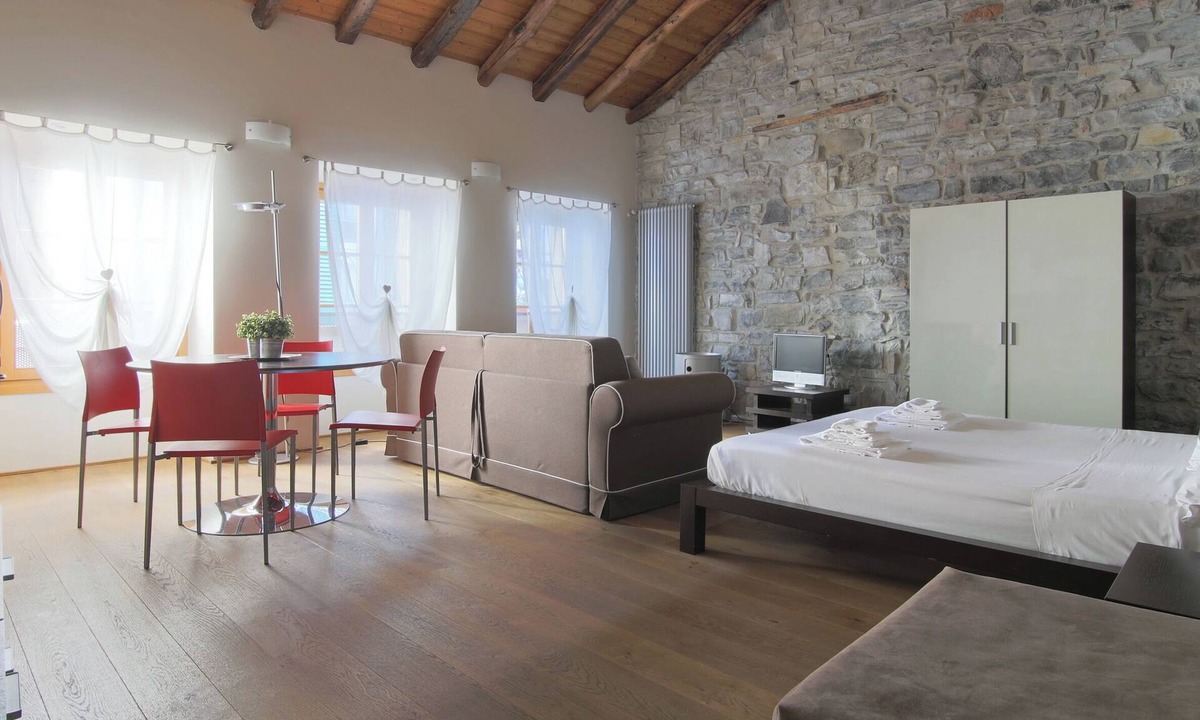 Torno Apartment | Menaggio - Studio Apartment, Sleeps 5