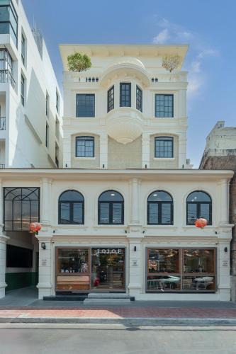 Chakkrawat Hotel | Merchant's Gate Songwat