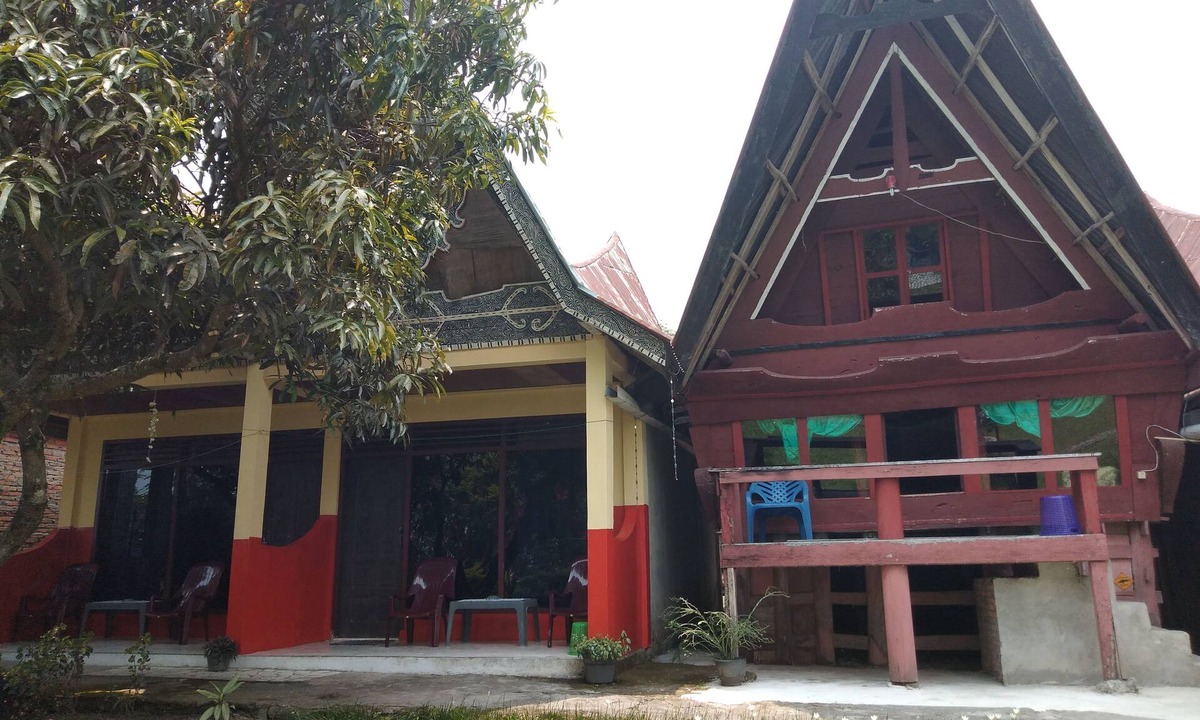 Simanindo House | Merlyn Guest House