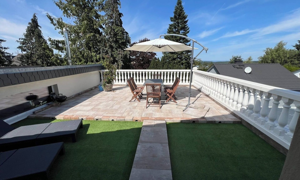 Usingen Condo | Merzhausen Castle in the Taunus region near Frankfurt am Main - west wing