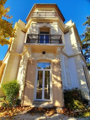 Pierrefeu-du-Var Bed & Breakfast | Mes nuits au château au domaine du pressoir