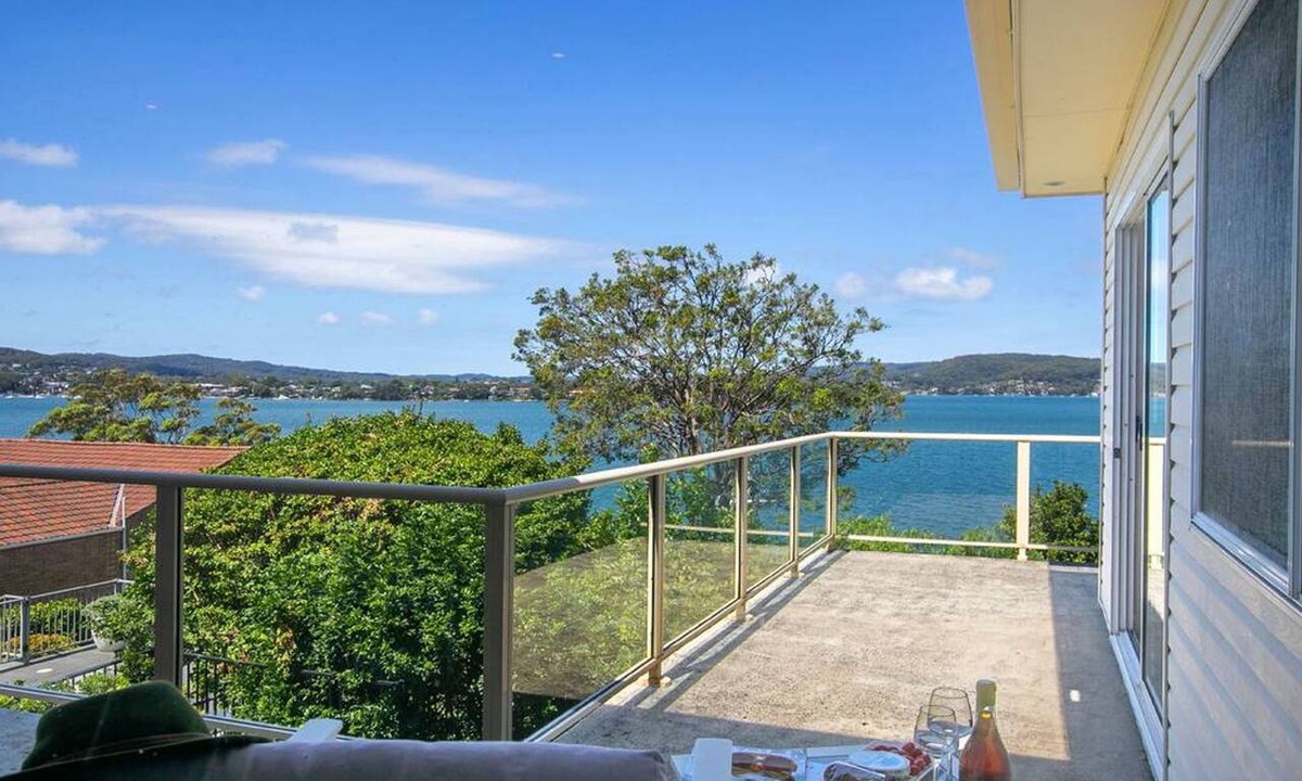 Point Clare House | Metawise Stylish 2-bedroom Home With Easy CBD Ac