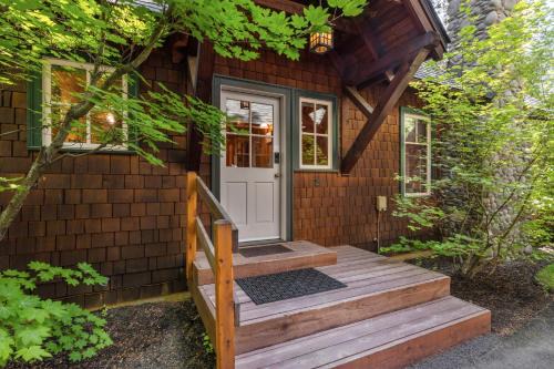 Camp Sherman House | Metolius Cabin 2