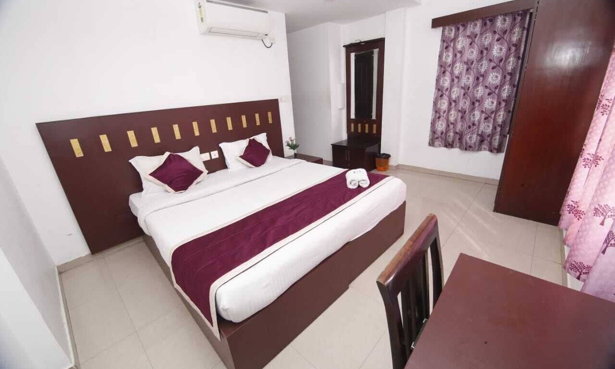Ernakulam South Hotel | Metro Cochin Business Hotel
